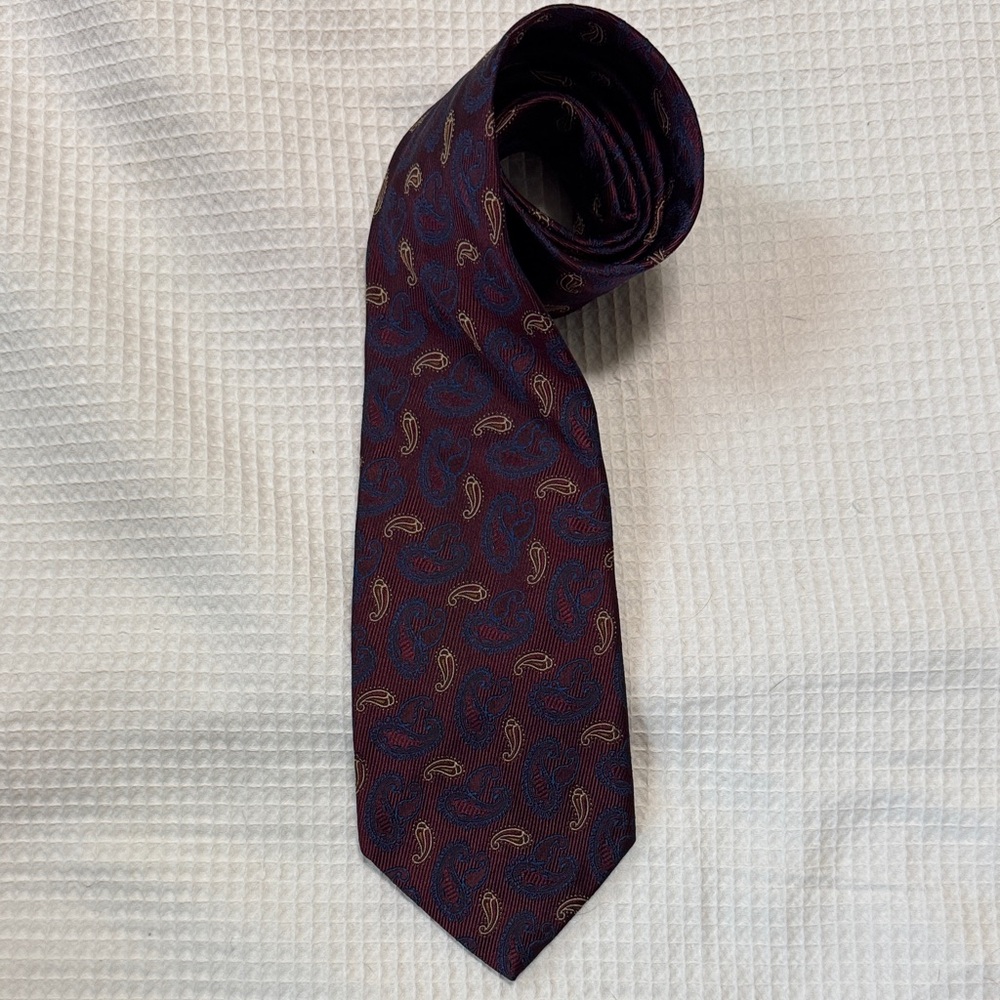 Luciano Barbera Classic Paisley Silk Tie in Burgundy and Navy silk Italy
